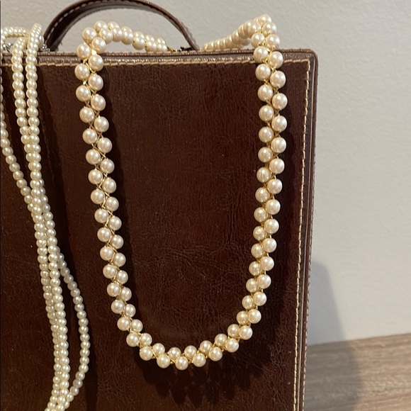 Vintage Necklaces: Set of Fashion Pearl Necklaces - Picture 3 of 8